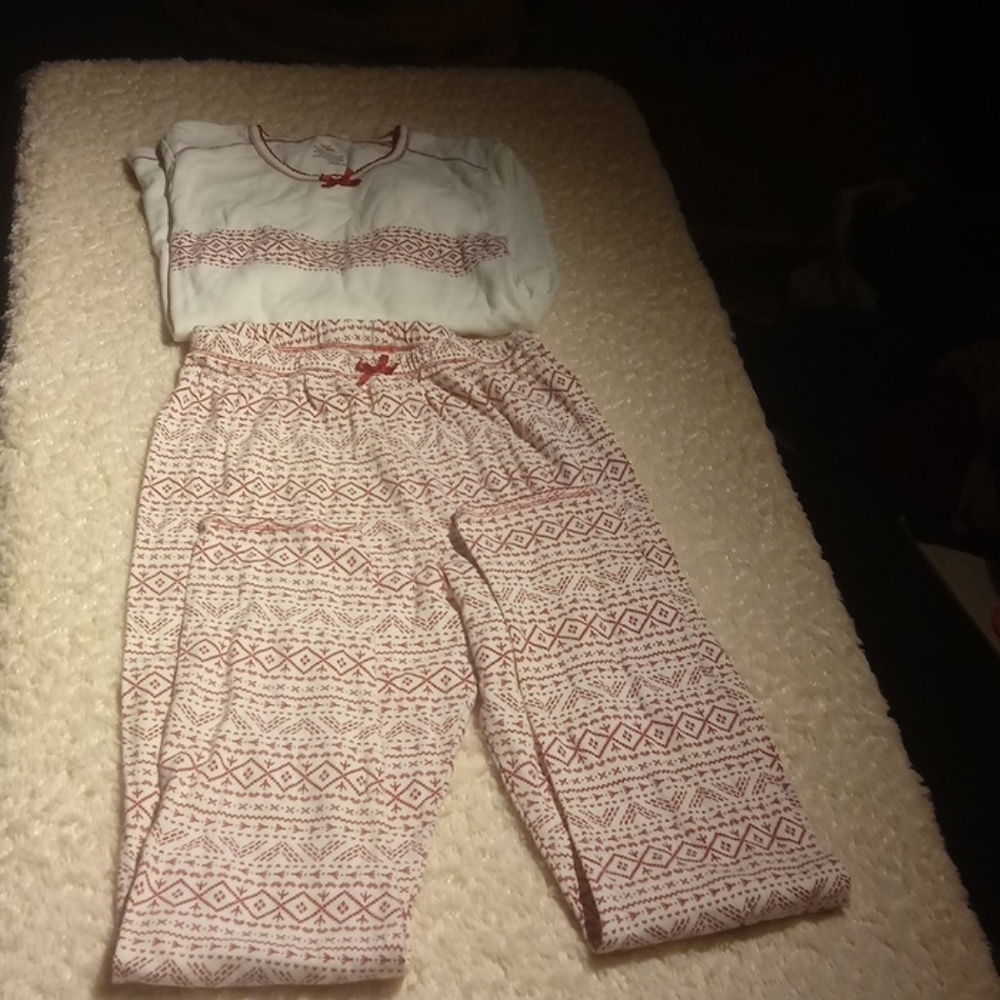 Pajamas💤💤 - Picture 2 of 4